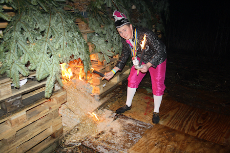 Carnaval de Martelange, Evenements en photos I Habillage du Fendeur et Grand Feu 08-03-2019