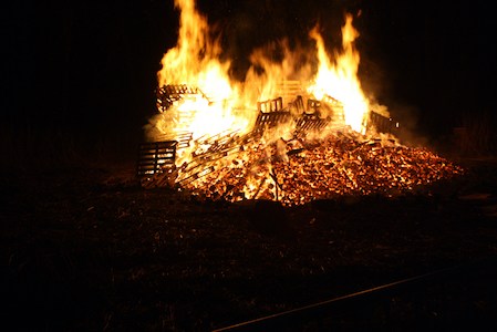 Carnaval de Martelange, Evenements en photos I Habillage du Fendeur et Grand Feu 08-03-2019