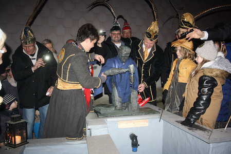 Carnaval de Martelange - Habillage du fendeur et Grand Feu (03-03-2017) 