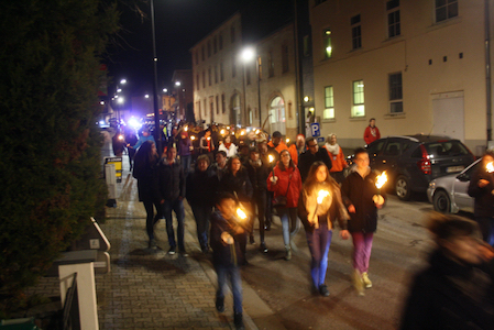 Carnaval de Martelange - Habillage du fendeur et Grand Feu (03-03-2017) 