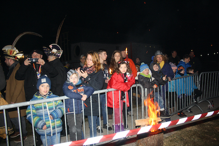 Carnaval de Martelange - Habillage du fendeur et Grand Feu (03-03-2017) 