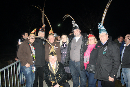 Carnaval de Martelange - Habillage du fendeur et Grand Feu (03-03-2017) 